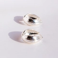 Boucles d'oreilles goutte argentées avec texture brossée verticale et fini poli - Argent