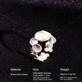 Anillo abierto irregular de latón plateado con acabado mate martillado para mujer - Anillo