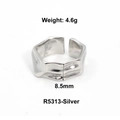 Anello in acciaio argento minimalista con trama a onde irregolari e design regolabile - US 6 / Stile Lava Martellato Irregolare (R5313) / Colore acciaio