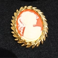 Französische Vintage-Cameo-Brosche mit goldenem Ährenrahmen und elegantem Relief - Französische Vintage-Kamee (852)