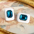 Pendientes vintage de esmalte blanco con piedras de circonita azul de corte esmeralda - Pendientes de Botón Cuadrados de Esmalte Azul/Blanco (610)