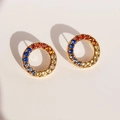 Boucles d'oreilles rondes dorées arc-en-ciel avec zircons colorés au design circulaire - Dégradé Arc-en-Ciel Doré