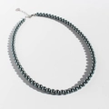 Elegante collana girocollo con perle nere di Tahiti rotonde e catena regolabile - Stile Piccolo