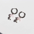 Orecchini a cerchio con funghi rosa a pois e cerchi argentati in stile carino minimal - Tono Argento + Rosa