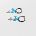 Cerchi in argento con ciondoli a fungo azzurro con pois bianchi e finitura in vetro - Platino + Blu