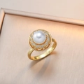 Elegante anello in oro con perla bianca centrale e decorazioni a spirale in zircone - Anello con Perla Rotante (J0810-戒指-1)