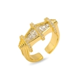 Detailansicht verstellbarer vergoldeter Ring mit drei Zirkonia im Baguetteschliff - Leiter Quadrat Zirkonia Geometrischer Stil (J0896)