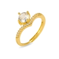 Gros plan détaillé d'une bague dorée en V ajustable sertie de zircons ronds et brillants - Style Rond en Forme de V (J0934)
