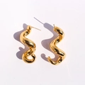 Boucles d'oreilles spirales vagues dorées avec une finition métal polie - Or