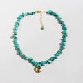 Collana di pietre turchesi con ciondolo a cuore dorato e zircone per il mare - Turchese blu