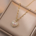Collar de acero de titanio con colgante de corazón, opalo brillante y micro-pavé de circonio - Solo Collar de Corazón 029 / Dorado