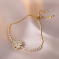 Verstellbares Goldarmband mit Kleeblatt, Zirkonia-Besatz und eleganter Schiebekette - Goldener Full Diamond Kleeblatt Stil (TS0205)