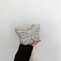 Funkelnde Abendtasche in Schmetterlingsform mit silbernen Strasssteinen und Goldkette - Silber