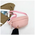 Dettaglio del marsupio in nylon rosa con cerniera a corda intrecciata e tracolla regolabile - Rosa