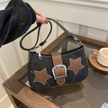 Bolso denim azul oscuro con estrellas de cuero marrón y hebilla de metal plateado - Negro
