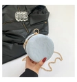 Lichtblauwe ronde boxtas met geplooide textuur en gouden ketting voor dames - Blauw