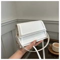 Minimalistische witte rechthoekige crossbodytas van glanzend PU-leer met riem - Wit