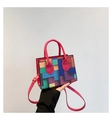 Borsa a mano geometrica colorata con manici magenta e tracolla staccabile - Rosa Rosso