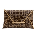 Cartera de mano marrón con textura de cocodrilo y borde metálico dorado - Marrón