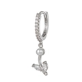 Detailansicht der Silberohrringe mit Perle und Zirkonia in eleganter Blattform - Silver Pearl Leaf Style (EK00050)