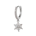 Silberne Schneeflocken Ohrringe mit funkelnden Zirkonia Kristallen in Creolen Form - Silber Schneeflocke Stil (EK00047)