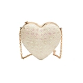 Elegante bolso de noche en forma de corazón con diseño de lentejuelas y cadena dorada - Blanco