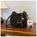Sac seau noir à cordon avec breloque papillon et bandoulière peluche mignonne - Style Avec Pendentif / Noir