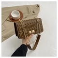 Sac bandoulière matelassé marron caramel avec chaîne dorée et fermoir pivotant - Marron