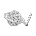 Dettaglio del piercing al naso Saturno argento con zirconi e barra a forma di L - Stile Saturno (BD00371) / Argento
