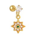 Primer plano de piercing de estrella dorado con circón esmeralda y micro-pavé fino - Estrella esmeralda dorada (EGD1109 Dorado)
