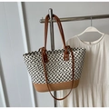 Borsa tote intrecciata retrò con trama bianco-nera e manici in pelle marrone - Nero