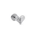 Vista macro del piercing a cuore con micro-pavé di zirconi e finitura in metallo lucido - Stile Argento Cuore (CD00956)