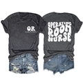 Operating Room Nurse Set: graues T-Shirt und zerrissene Denim-Shorts, Vorder- und Rückseite - Meliertes Grau (Weißer Druck)