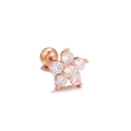 Detail-Makroansicht des Roségold-Blumen-Piercings mit klaren Zirkonia-Steinen - Roségold (EGD0799)