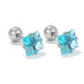 Dettaglio di orecchini a lobo in zircone quadrato azzurro con chiusura a sfera a vite - 3mm / Stile Quadrato Blu (EGD1743)