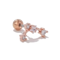 Gros plan d'un piercing en or rose avec zircons en forme d'étoile et fermoir à vis - Ligne Courbe de Zirconia avec Pendentif Étoile(EGD1071) / Or rose