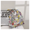 Bolso tote de lona con estampado floral blanco roto y logo EMIS para verano - Estilo 2