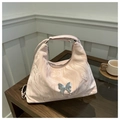 Borsa a luna con motivo marmorizzato rosa, farfalla in metallo argento e catenella - Rosa