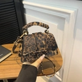 Bolso bandolera con estampado de leopardo estilo francés y detalles dorados lujo - Estampado de Cebra Marrón