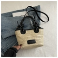 Mini Stroh-Eimertasche in Beige mit schwarzen Ledergriffen und Schultergurt - Schwarz Klein