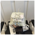Mini Rucksack in Creme mit Perleffekt-Kunstleder und blauem Perlen-Schleifen-Detail - Gebrochenes Weiß