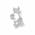 Orecchino a perno per cartilagine a orsetto con cuore e fiocco colorato in argento - Stile pendente orso nastro opale cuore (EGD0901) / Argento