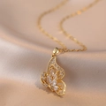 Champagnegouden vlinder hanger ketting met zirkoon op zijden achtergrond - Witte Vlinderketting (X1061)