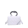 Bolso acolchado blanco con elegante asa de metal plateado y correa de hombro ajustable - Blanco