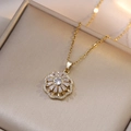 Elegante collana dorata con ciondolo a fiore rotante in zircone e cristallo centrale - Collana Rotante In Zircone Bianco Oro (Con Ciondolo)