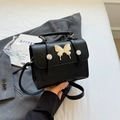 Bolso bandolera retro negro con cierre de mariposa dorado y asa superior fija - Negro