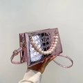Borsa da sera rosa metallizzata effetto coccodrillo con manico di perle e tracolla - Rosa