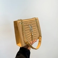 Lichtbruine gewatteerde vierkante tas met gouden S-logo en kettingriemdetail - Khaki