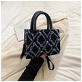 Borsa tote in denim blu scuro con trama a rombi in peluche e manici in pelle - Blu