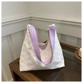 Borsa tote capiente in tela con trama bianca intrecciata e manici in pelle viola lavanda - Viola